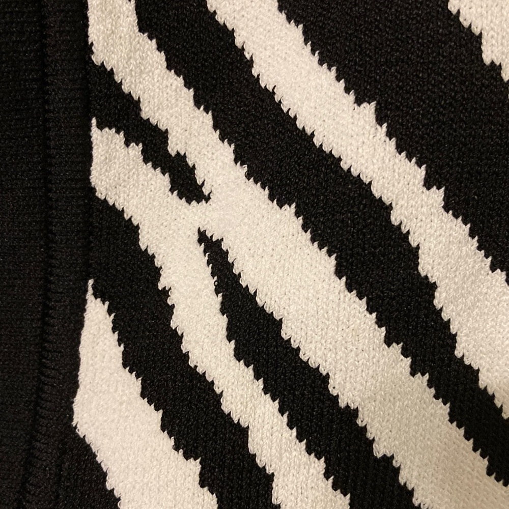 Jones New York Signature Petite Women's Black and White Zebra Cardigan PP SP - Picture 2 of 10